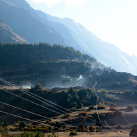 ネパール　朝焼けと共に各家庭からは朝ごはんの準備の煙が立ち始めます