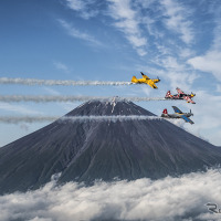 レッドブル・エアレース第3戦、室屋義秀が富士山上空で海外パイロットを「おもてなし」 画像