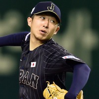 小島瑠璃子、オリックスの始球式で大暴投…金子千尋「僕の教え方のセンスが無く」 画像