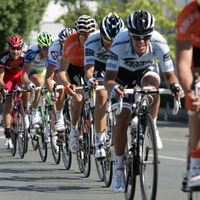 2011年の第1ステージで優勝候補のコンタドール（先頭から3人目）がいきなり遅れる。ここはいつも波乱の連続だ