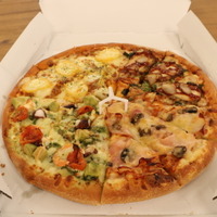 ドミノ・ピザ新商品「クワトロ・アボタコハニー」を食べてみた