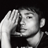 川崎フロンターレ×Oggi、女性目線のコラボ写真集を発売
