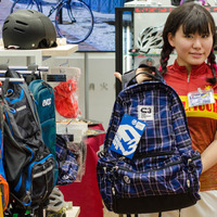 女性向け自転車専門店のY’sRoadお茶の水レディース館…見やすい店内、カラフルな商品展開 画像