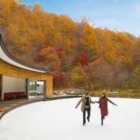 紅葉を見ながら滑る屋外スケート場「ケラ池スケートリンク」10月オープン 画像