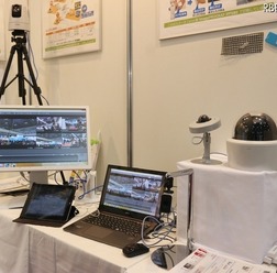 キヤノンマーケティングジャパンでは、昨今、比較的低価格で導入できるネットワークカメラをラインナップに力を入れており、今回展示されたシステムもそうした戦略の一環で提供されているという（撮影：防犯システム取材班）