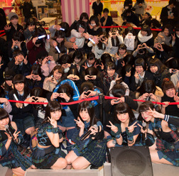 7人組アイドルユニット「26時のマスカレイド」がライブに女性100人動員
