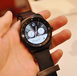 auは「LG G Watch R」を12月に発売する