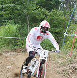 全日本MTB選手権ダウンヒル男子の優勝は安達靖