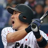 ソフトバンク・内川聖一が自主トレを公開、一塁守備も練習