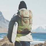 小さな旅を共に。収納性とクラシックなデザインを兼ね備えたリュックサック