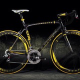 アームストロングのカスタム車が新登場