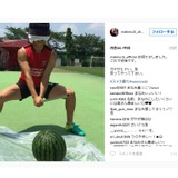 浦和レッズ・遠藤航、スイカの中心に愛を叫ぶ…槙野智章「笑ってやって下さい」