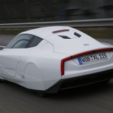 フォルクスワーゲンの超低燃費カー、量産第一号を納車