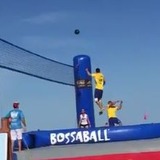 【リオ2016】トランポリンを使ってビーチバレー！？コパカバーナ沿岸で行われていた衝撃的な競技