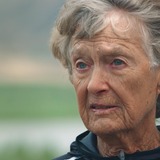 アイアンマンレースを完走する86歳のアスリート…ナイキ、動画公開
