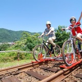 【話題】飛騨市発祥の廃線路を走るレールマウンテンバイク