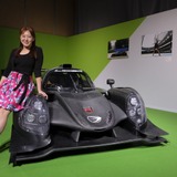 カーレーサー・井原慶子、功績を称えられフランスで表彰される