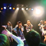 アイドルグループ『26時のマスカレイド』単独1時間ライブ、全8曲を披露