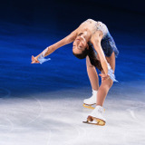 荒川静香、プルシェンコ＆本田武史と“同期ショット”「今も氷の上で会えるのは嬉しいな」