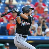 イチローが代打勝ち越し3ラン、右中間深部に132メートルの特大弾
