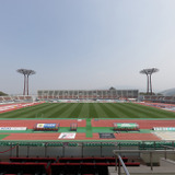 試合前のサッカースタジアムでヨガ！「みんなでヨガフェス」開催