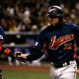 ロッテ里崎、熱唱ライブでファンに別れ　「ムードメーカーが居なくなると寂しい」とファンも涙