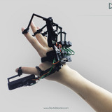 片手に装着する外骨格VRデバイス「Dexmo F2」が登場、近未来感溢れるテスト映像も公開中