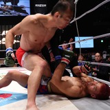 【RIZIN.46】「やっぱり強すぎる……」キム・スーチョル、左フックで日本人10連勝の“衝撃”KO　日韓対抗戦は日本チームの勝利