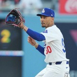 【MLB】遊撃手ベッツ、リーグ3位の守備指標で「目覚ましい進歩を遂げている」と地元紙　ロバーツ監督も評価「昨季のような変更はしない」