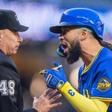【MLB】「史上最悪の判定」完全なボール球がストライクに、マリナーズ主将が激高し退場処分　昨季も“誤審騒動”の審判