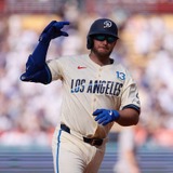 【MLB】34歳マンシーが達成した200号への想い「ドジャースで本塁打が打てたことは……」　節目に到達も「もっと打てる力がある」と意欲