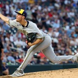 【MLB】ブルワーズ怪物ルーキー、驚愕の“154キロスライダー”で打者転倒　米記者絶賛のデビュー2戦11回無安打投球「信じられない」
