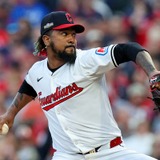 【MLB】ドジャースの悩みを一気に解決するトレード案浮上　コンフォートとスコットの代役で「安打製造機＆守護神」W獲得か