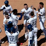 【MLB】崖っぷち救った、フリーマンの値千金逆転サヨナラ適時打　大谷翔平が歓喜の生還「とにかくホームまで全力で行こうと」