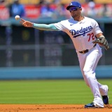 【MLB】守備職人ロハス、ドジャース敗因“守りの乱れ”を分析　勝敗を分けた「新人の悪送球」を責めるのではなく……