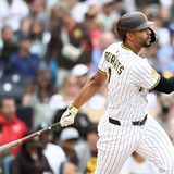 【MLB】パドレスの“ドジャース追撃”に暗雲……正遊撃手ボガーツ、痛恨の左足骨折で離脱　10年連続2桁アーチ好守の32歳