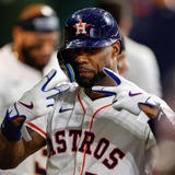 【MLB】ドジャース、元同僚ヘイワードに「チャンピオンリング贈呈」　“親友”フリーマンらと笑顔の抱擁、6球団渡り歩き……今季パドレス移籍も戦力外に