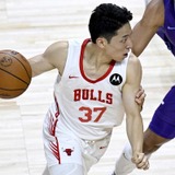 【NBA】河村勇輝、24歳が見せた“好アシスト”に公式賛辞「ユウキがトランジションで輝く」　途中出場で開幕へアピール続く