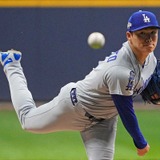 【MLB】「スーパースターだ」テオスカー、初完投の山本由伸を絶賛　マンシーは先頭打者弾を浴びた後の投球評価「見事、まったく動じなかった」