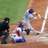 【MLB】崖っぷちドジャース、ロハスが最終回に起死回生の同点ソロアーチ　山本由伸が2連投でマウンドへ