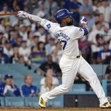 【MLB】なぜテオスカーのトレード話は消えないのか……「タッカーやベリンジャーを逃したチームの代替案」と米メディア指摘