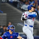 【MLB】大谷翔平、新人捕手と思わぬ“衝突”アクシデントで左腕を痛がる仕草　まさかの牽制送球時に……