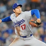 【MLB】大谷翔平のウォーミングアップだけ特別扱い？　球審の裁量、二刀流への配慮に不満か……スプリンガーが抗議でロバーツ監督イライラ