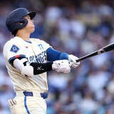 【MLB】大谷翔平、“168キロ先頭打者弾”に本拠地熱狂　公式記者も大興奮、連続試合出塁はドジャース史上5位の「45」に更新