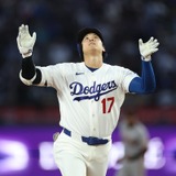 【MLB】「ボールくれよ」大谷翔平、53打席ぶり7号アーチで……心から安堵の表情　“記念球要求”に同僚たち爆笑