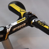 FSAからニーバリのツール総合優勝記念ハンドル＆ステムが限定発売