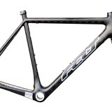 フェルトから手頃な価格のロード新型カーボンフレーム「F1」が登場