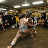 ツール・ド・フランス王者らが相撲部に入門