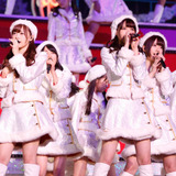 乃木坂46、サンタコスプレでクリスマスライブ開催！