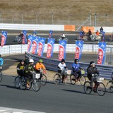富士スピードウェイでママチャリ7時間耐久レース　1330チーム、2万4100人が来場
